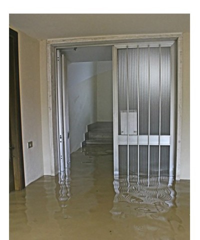 un edificio con fuertes inundaciones
